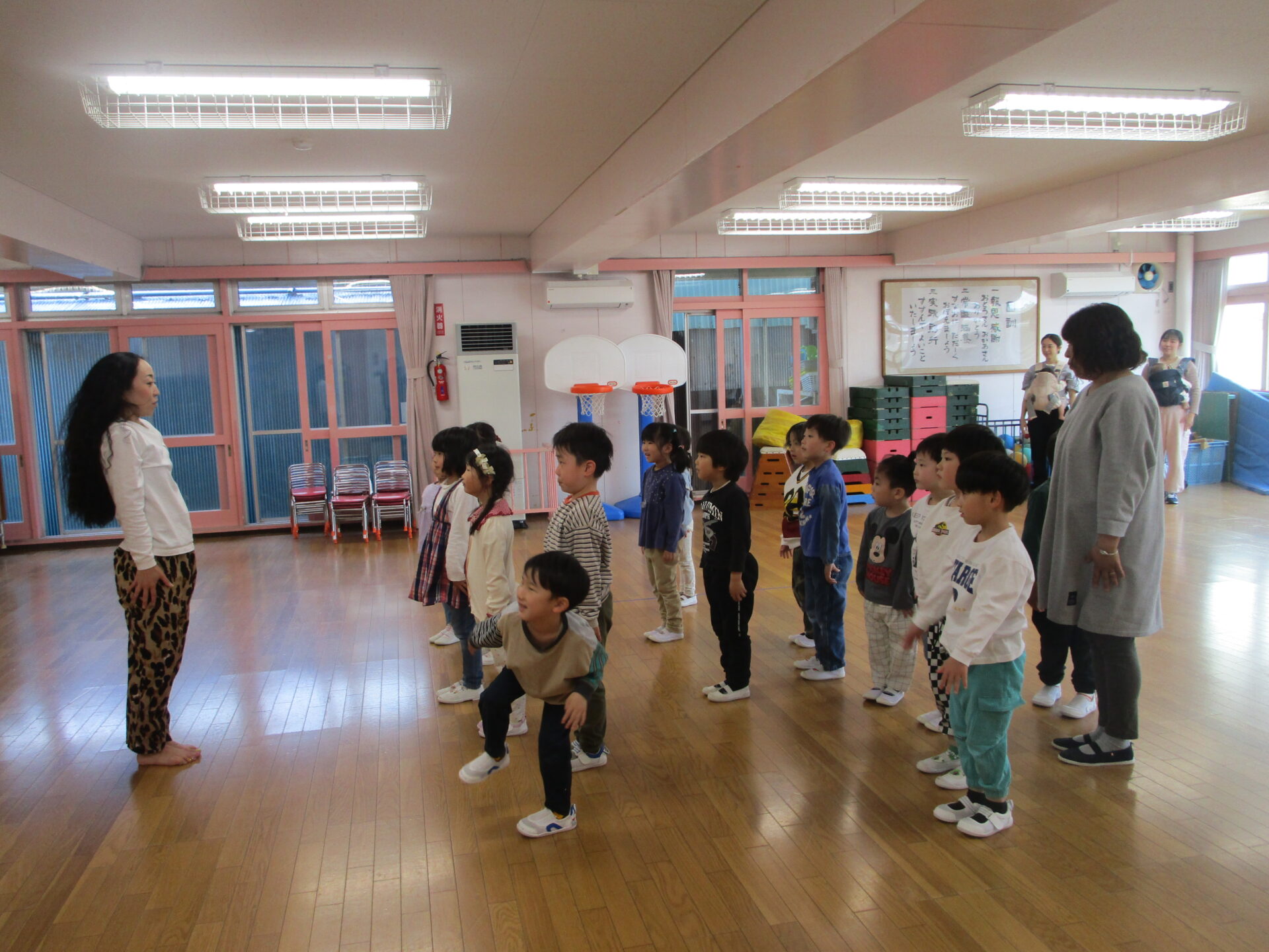 みんなでダンスで遊ぼう（全学年）
